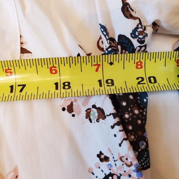 Chico’s Silky Soft Botanical Boho Festival Lace-Up Tunic Size 1 Modal Blend - Picture 14 of 16